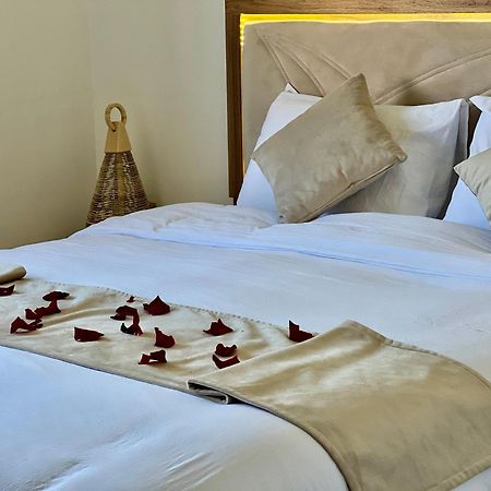 Mini-Villa Situee Dans Une Residence Prestigia A Marrakech, Avec Une Vue Sur La Piscine Et Le Golf Une Securite 24H Sur 24 Et Une Proximite Ideale De L Aeroport 5 Minutes C Est Une Offre Parfaite Pour Des Vacances Маракеш Екстериор снимка