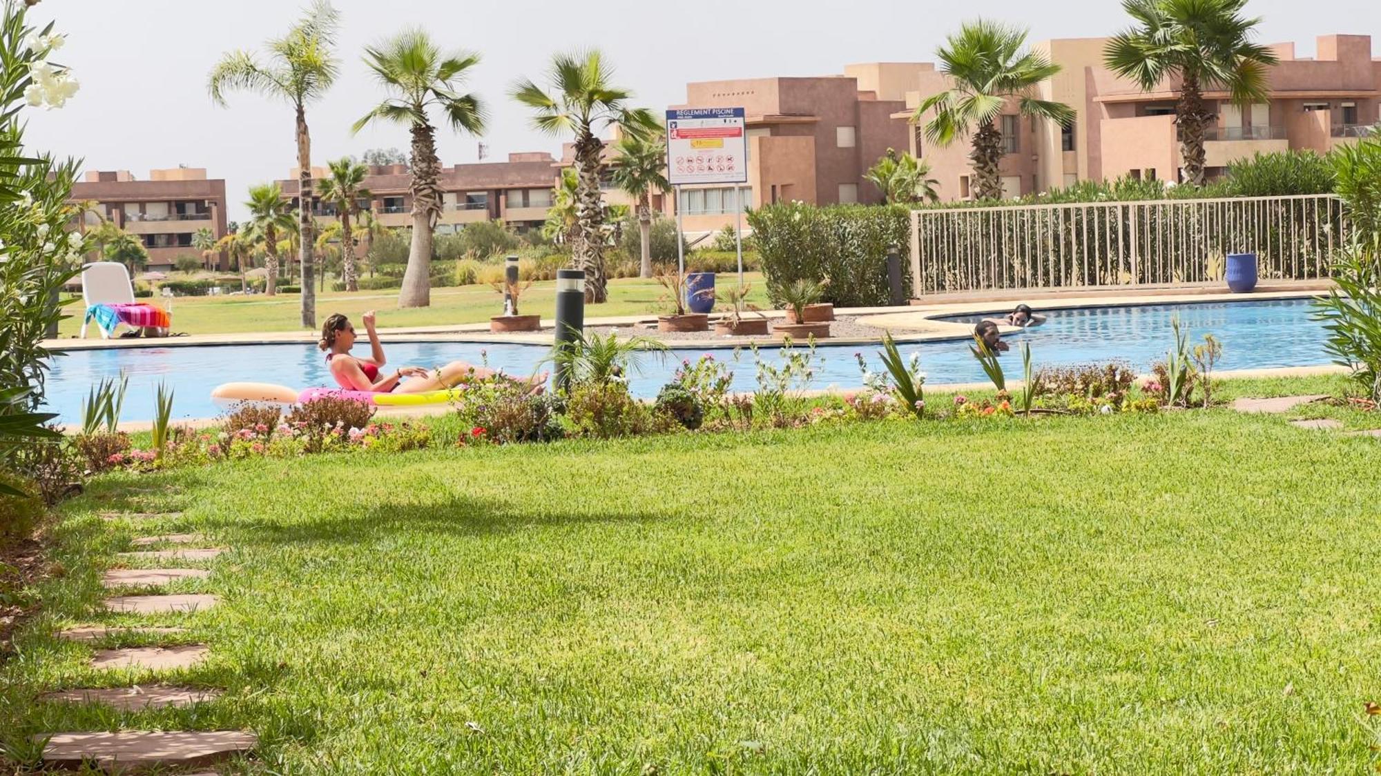Mini-Villa Situee Dans Une Residence Prestigia A Marrakech, Avec Une Vue Sur La Piscine Et Le Golf Une Securite 24H Sur 24 Et Une Proximite Ideale De L Aeroport 5 Minutes C Est Une Offre Parfaite Pour Des Vacances Маракеш Екстериор снимка